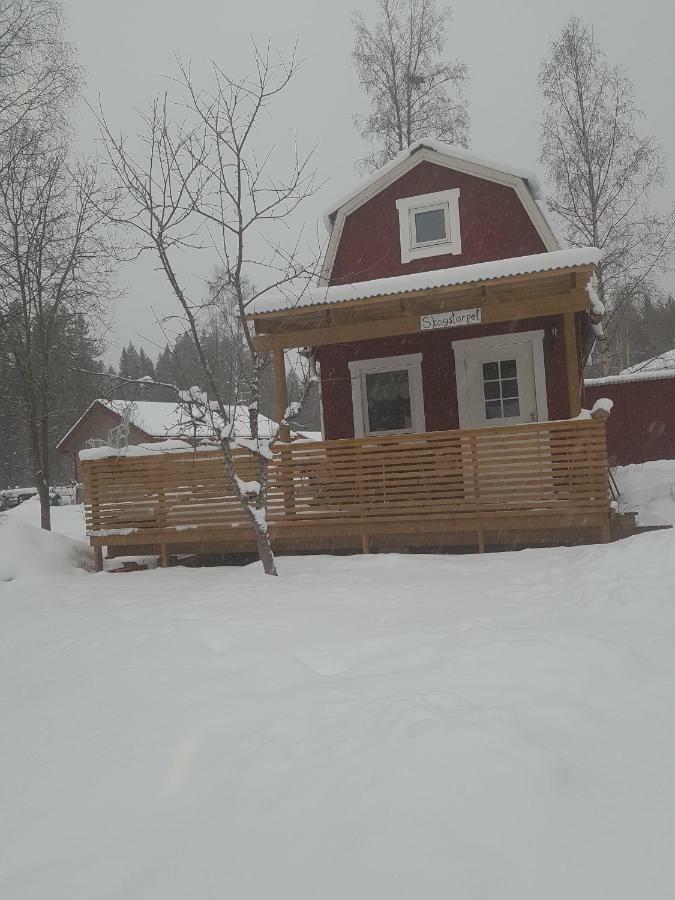 Hyttingsfabodstugor Borlänge Εξωτερικό φωτογραφία